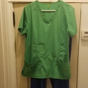 Activate by Med Couture L scrub set